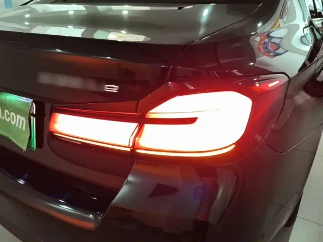 BMW 5 Series — Фото автомобиля 7