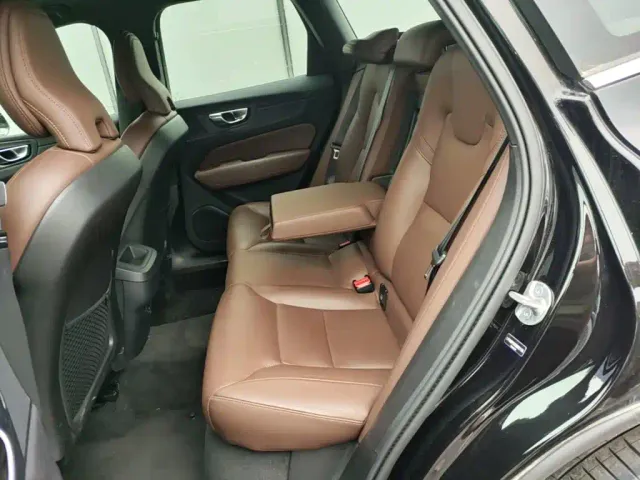 Volvo XC60 — Фото автомобиля 16