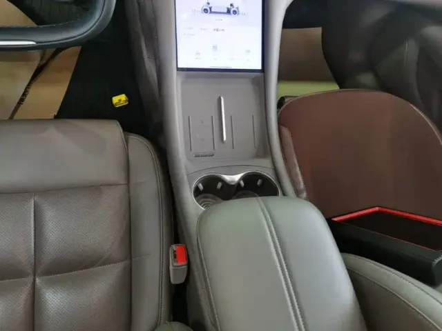 IM Motors L6 — Фото автомобиля 13