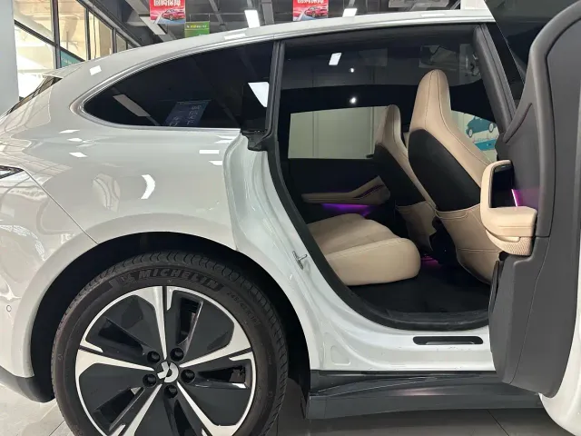 Nio ET5 Touring — Фото автомобиля 20