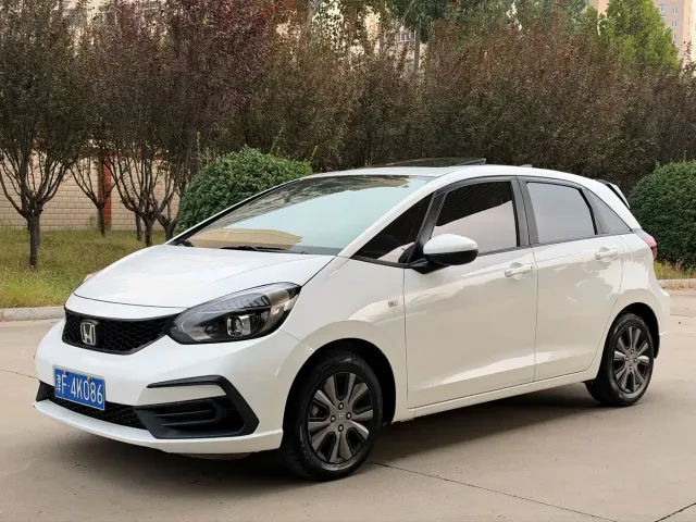 Honda Fit — Фото автомобиля 3