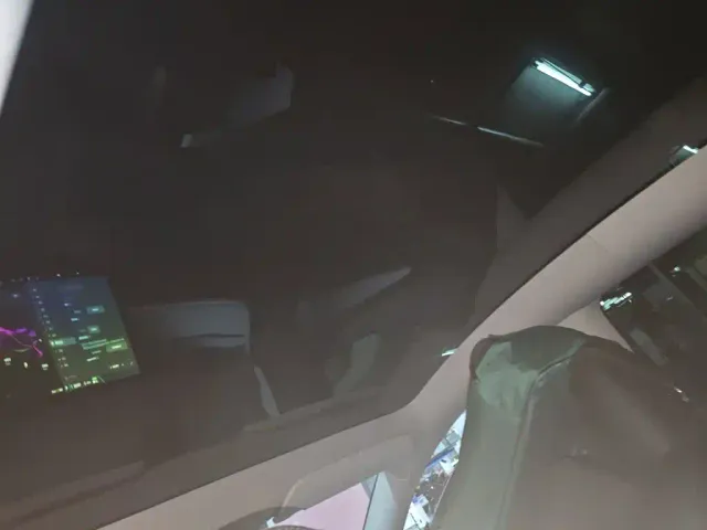 Tesla Model Y — Фото автомобиля 14