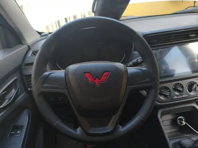 Wuling Hongguang — Фото автомобиля 2