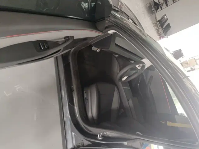 Tesla Model 3 — Фото автомобиля 15