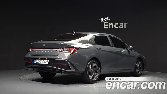 Hyundai Avante CN7 — Фото автомобиля 2
