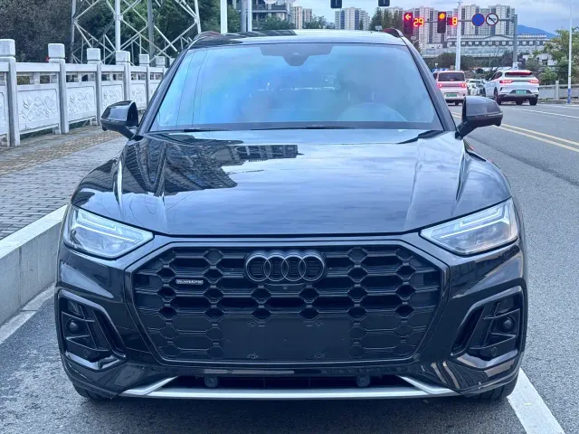 Audi Q5L — Фото автомобиля 2
