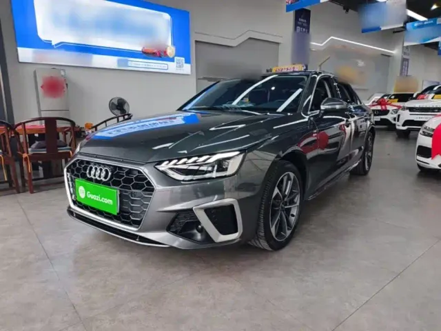 Фотография автомобиля — Audi A4L
