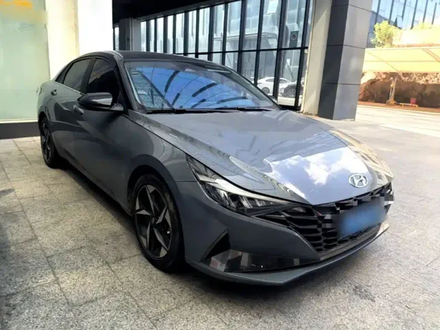 Hyundai Elantra — Фото автомобиля 3