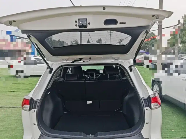 Toyota Corolla Cross — Фото автомобиля 18