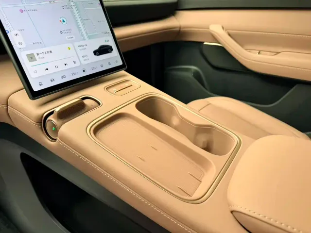 Nio EC6 — Фото автомобиля 5