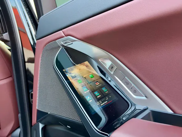 BMW i7 — Фото автомобиля 5