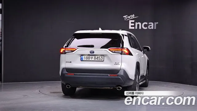 Toyota RAV4 — Фото автомобиля 2