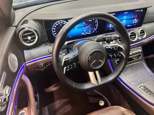 Mercedes-Benz E-Class — Фото автомобиля 9