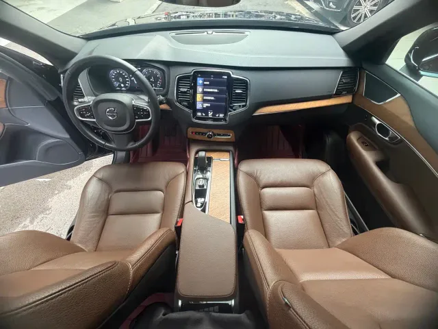 Volvo XC90 — Фото автомобиля 13