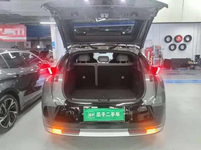 Lynk & Co Z20 — Фото автомобиля 18