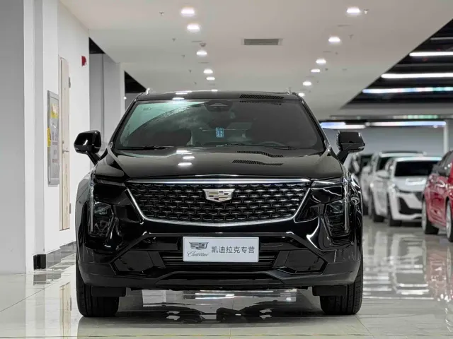 Cadillac XT4 — Фото автомобиля 2