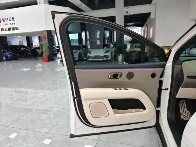 Li Auto i6 — Фото автомобиля 16