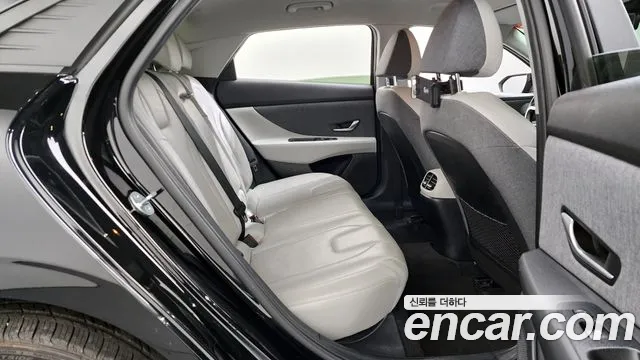 Hyundai AVANTE Avante (CN7) — Фото автомобиля 12