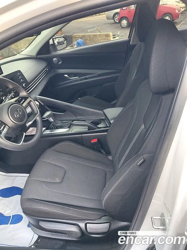Hyundai Avante CN7 — Фото автомобиля 11