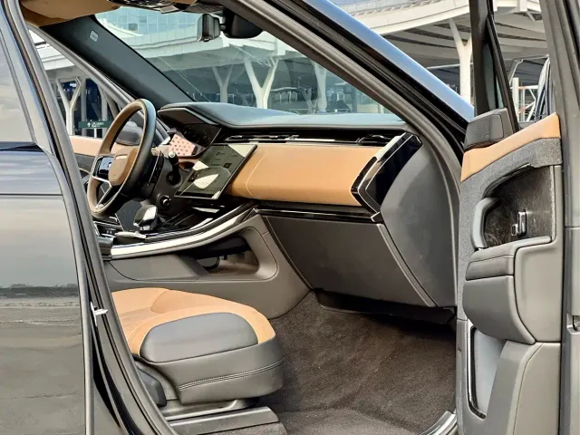 Land Rover Range Rover Sport — Фото автомобиля 6