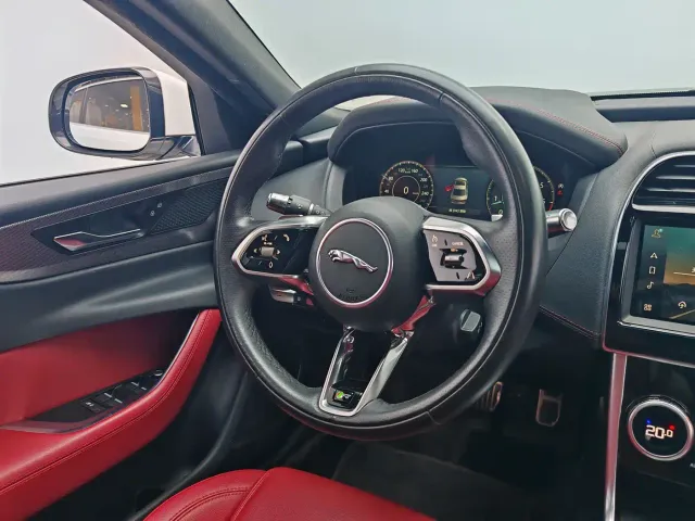 Jaguar XEL — Фото автомобиля 16
