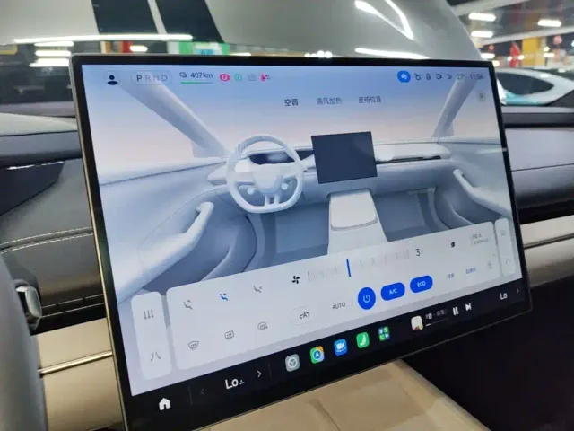 Xiaomi SU7 — Фото автомобиля 12