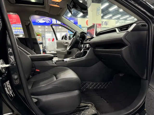 Toyota Wildlander — Фото автомобиля 6