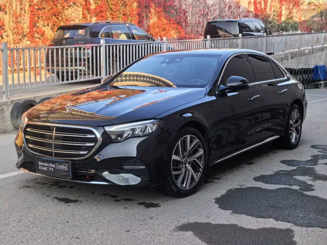 Фотография автомобиля — Mercedes-Benz E-Class