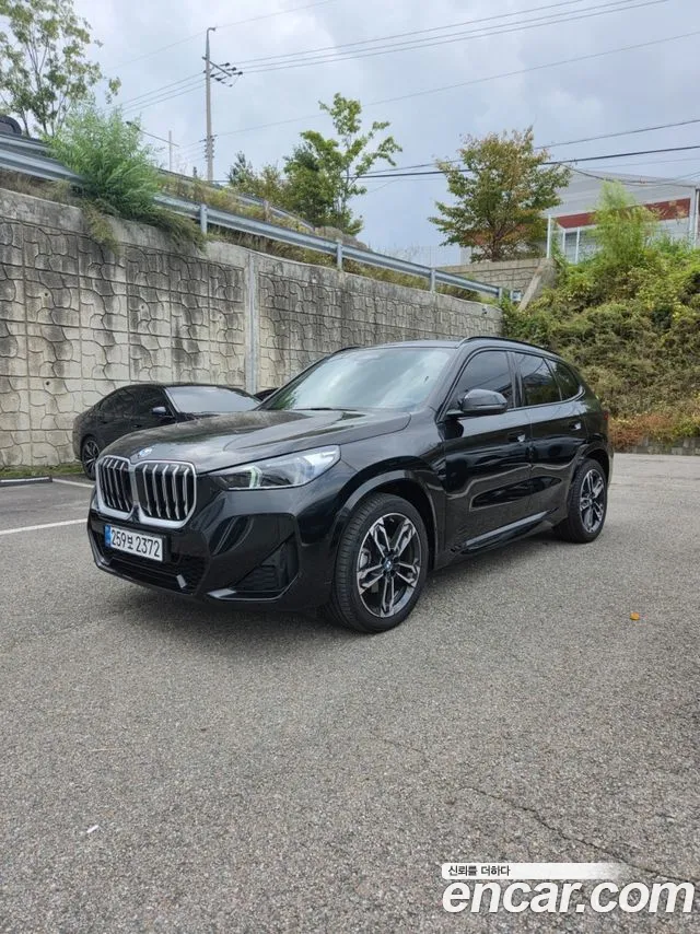 Фотография автомобиля — BMW X1 U11