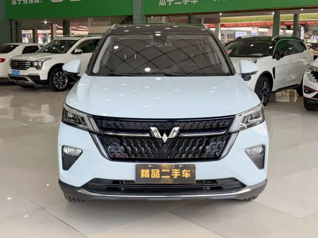 Wuling Asta — Фото автомобиля 2