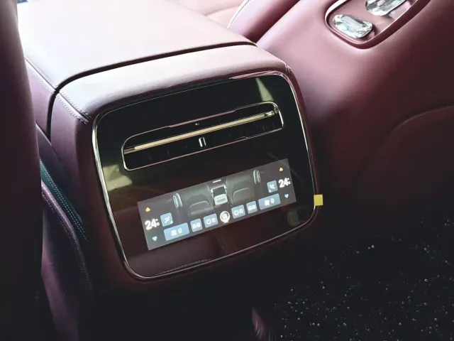 Denza Z9GT — Фото автомобиля 10