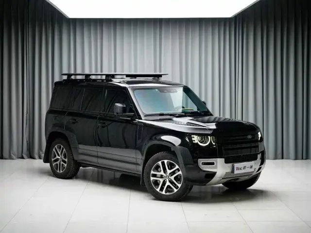 Land Rover Defender — Фото автомобиля 4