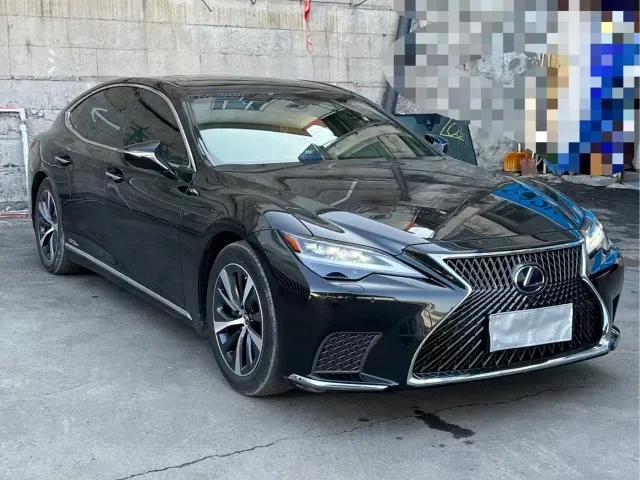 Lexus LS — Фото автомобиля 3
