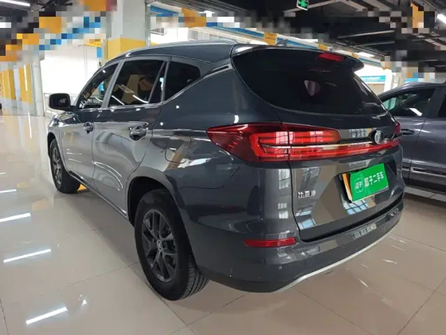 BYD Song — Фото автомобиля 4
