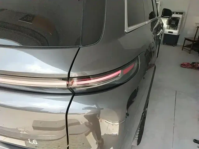 Li Auto L8 — Фото автомобиля 7
