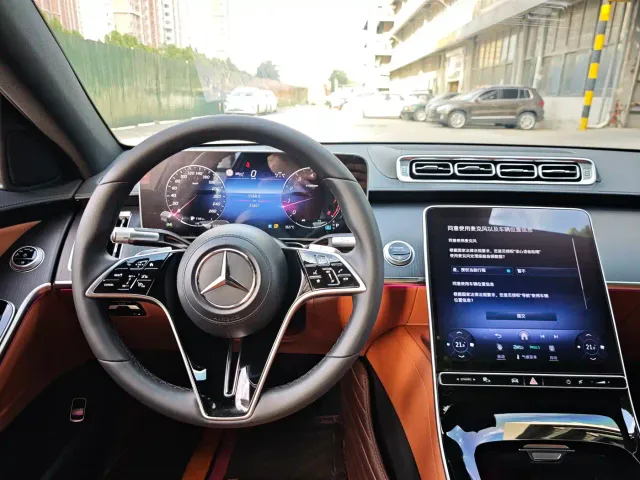 Mercedes-Benz S-Class — Фото автомобиля 4