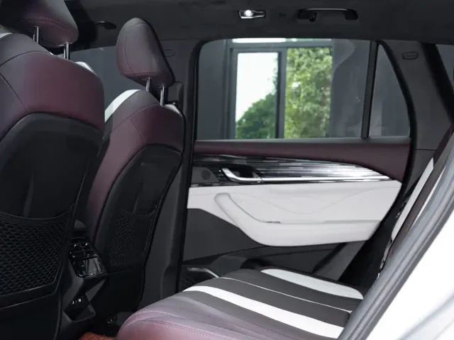 Geely Xingyue L — Фото автомобиля 12