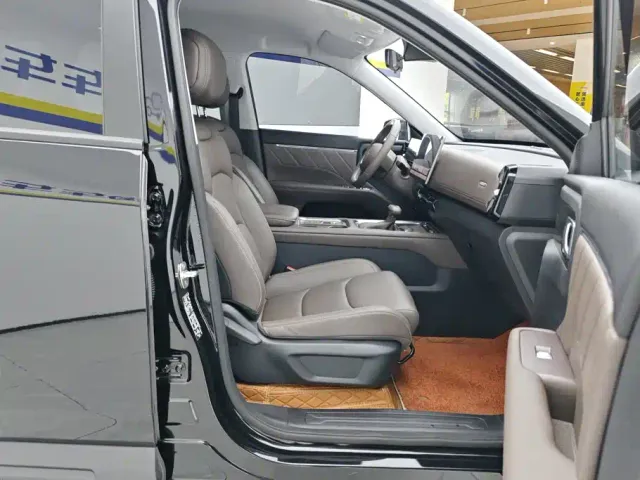 Wuling Starlight 560 — Фото автомобиля 8