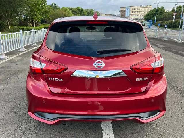 Nissan Tiida — Фото автомобиля 14