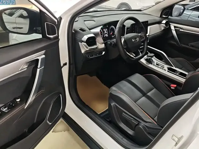 Geely Binyue — Фото автомобиля 15