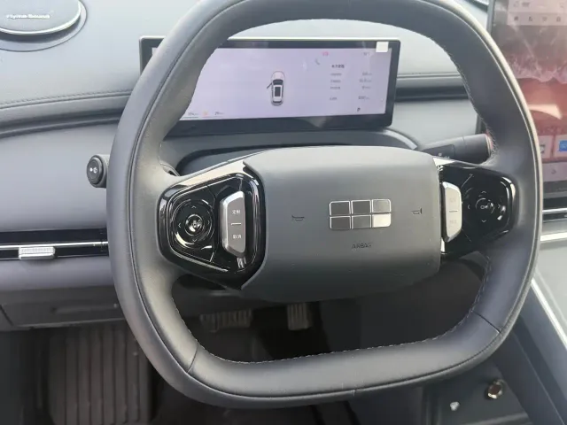 Geely Galaxy Starship 7 EM-i — Фото автомобиля 6