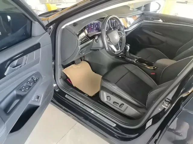 Volkswagen Passat — Фото автомобиля 15