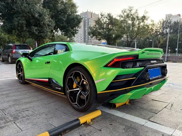 Lamborghini Huracan — Фото автомобиля 10