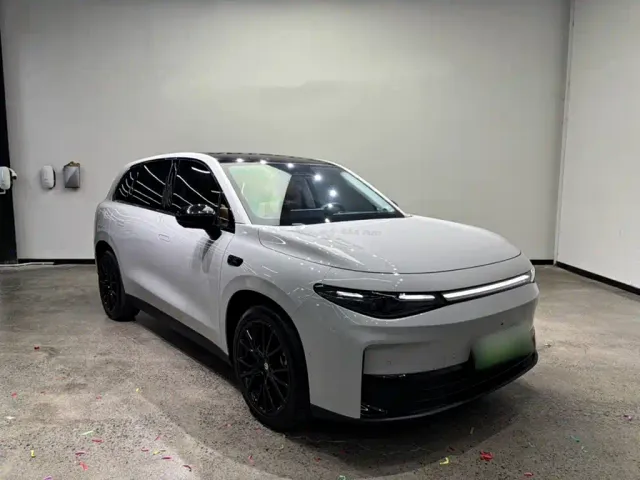 Leapmotor C10 — Фото автомобиля 9