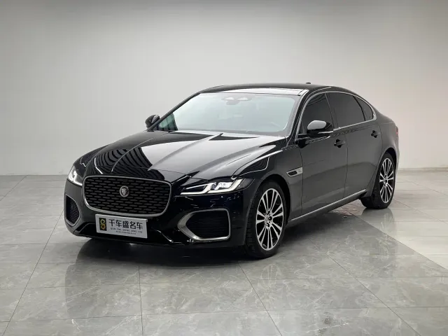 Фотография автомобиля — Jaguar XFL