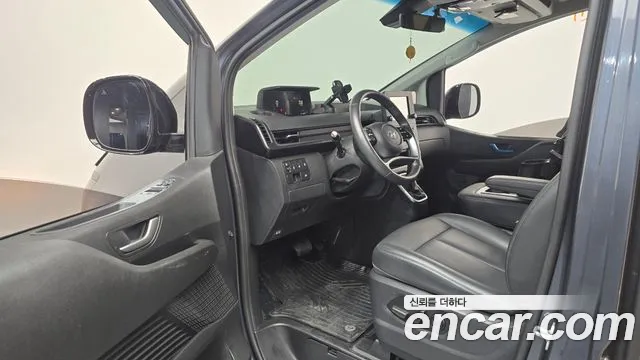 Hyundai Staria Staria 2WD автодом — Фото автомобиля 9