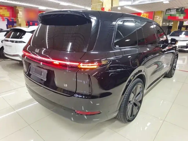 Li Auto L9 — Фото автомобиля 6