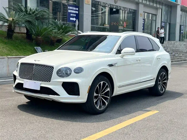 Фотография автомобиля — Bentley Bentayga