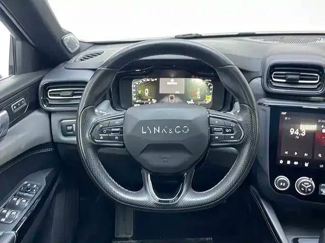 Lynk & Co 03 — Фото автомобиля 9