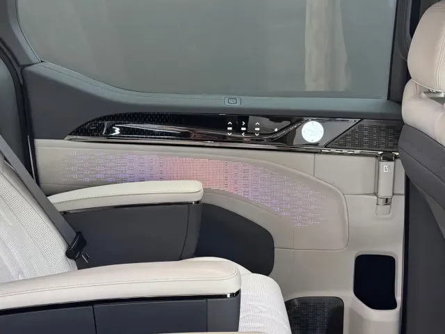 ZEEKR Zeekr 009 2024 7-Seat Aisle AWD Version 108kWh — Фото автомобиля 23